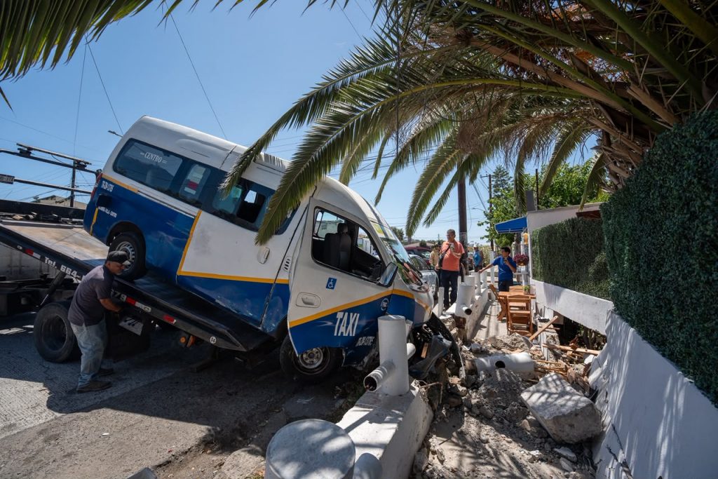 TAXI DE RUTA PRESENTÓ UNA FALLA MECÁNICA.