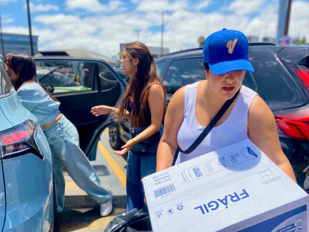 COMUNIDAD VENEZOLANA PREPARA ENVÍO DE MÁS DE 10 TONELADAS DE AYUDA.