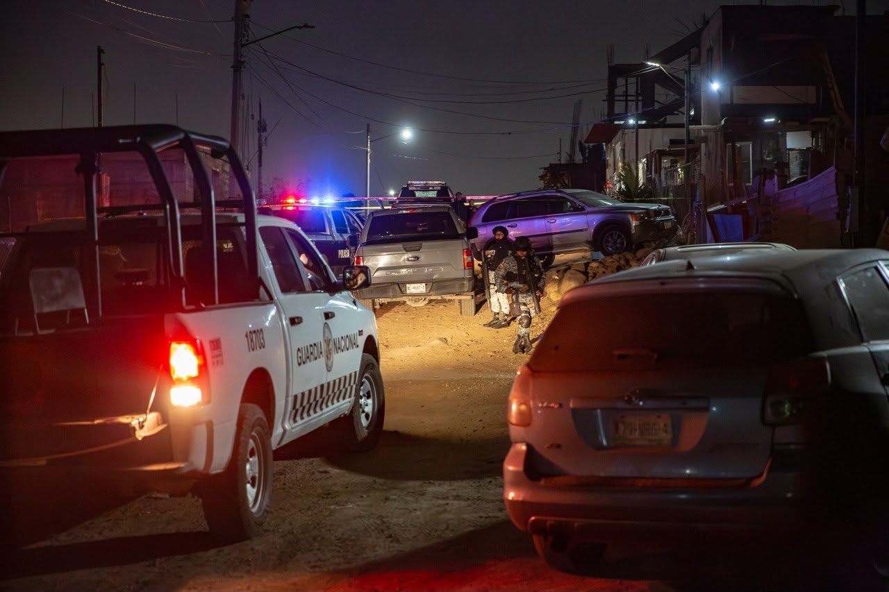 ASESINAN A HOMBRE DENTRO DE SU PATIO