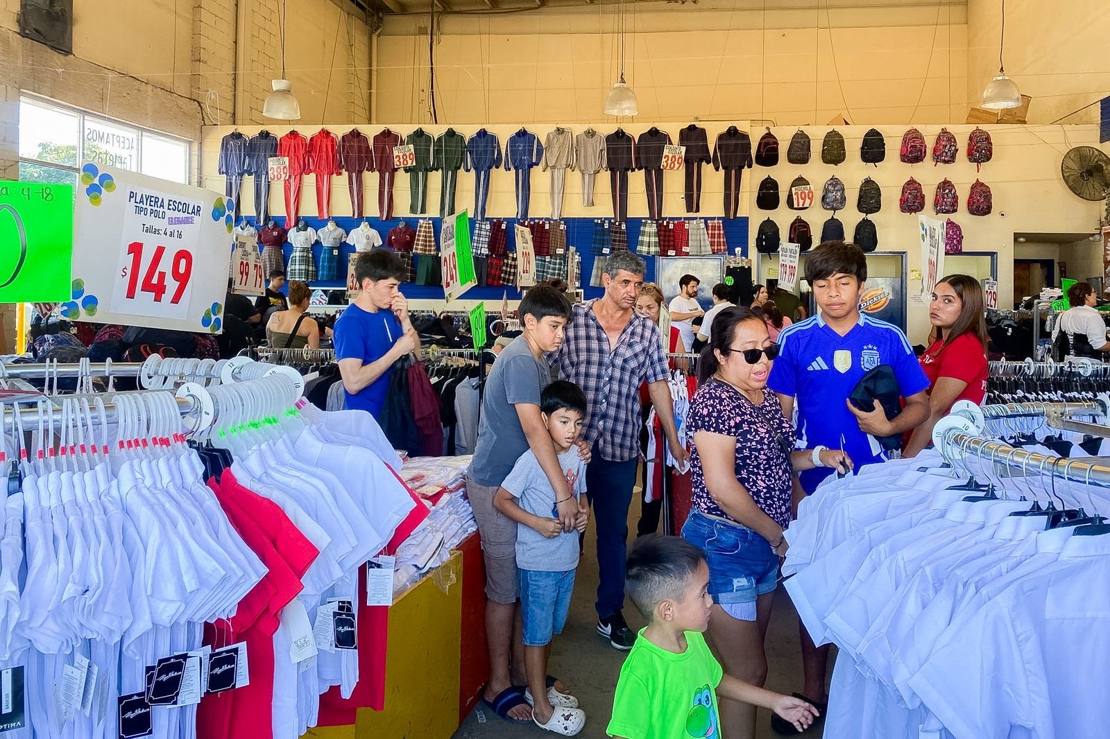 COMPRAS DE ÚLTIMO MOMENTO MARCAN EL REGRESO A CLASES EN TIJUANA