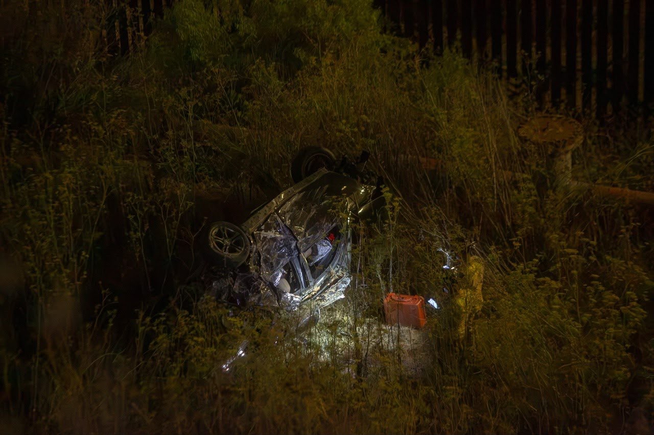 CONDUCTOR MUERE TRAS CAER A BARRANCO EN EL ACCESO A PLAYAS DE TIJUANA
