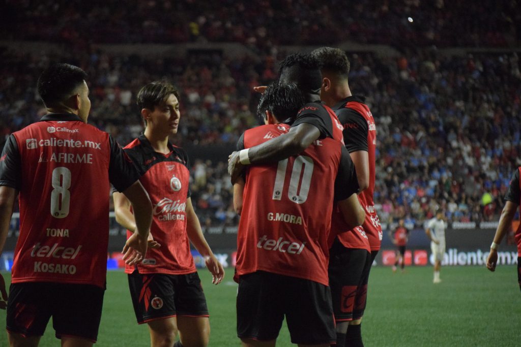 MORITA VOLVIÓ A HACER DE LAS SUYAS: XOLOS VENCE 2-1 A CRUZ AZUL Y SIGUE INVICTO