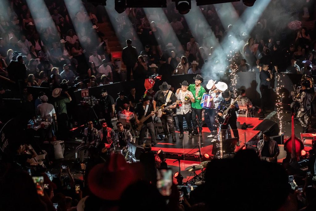 GRUPO FIRME ABRE EL PALENQUE DE TIJUANA CON UNA NOCHE ANTE MILES DE FANS