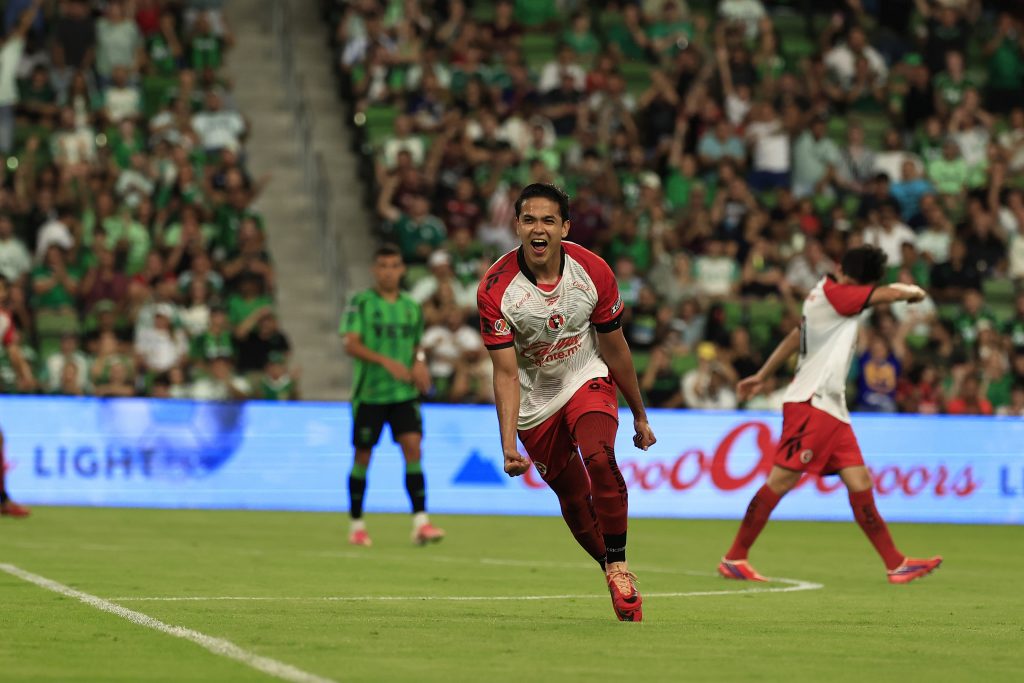 Gol de Xolos anulado a Alan Vega.