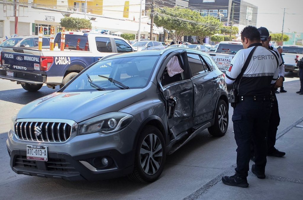 DOS OCUPANTES DEL VEHÍCULO PARTICULAR RESULTAN ILESOS