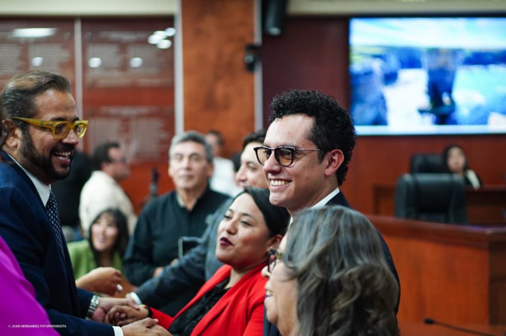 ELIGIO VALENCIA ENCABEZA LA NUEVA MESA DIRECTIVA