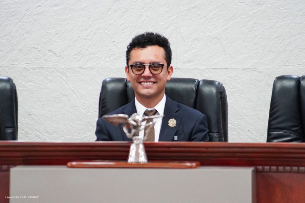 ELIGIO VALENCIA ASUME LA PRESIDENCIA DEL CONGRESO DE BAJA CALIFORNIA