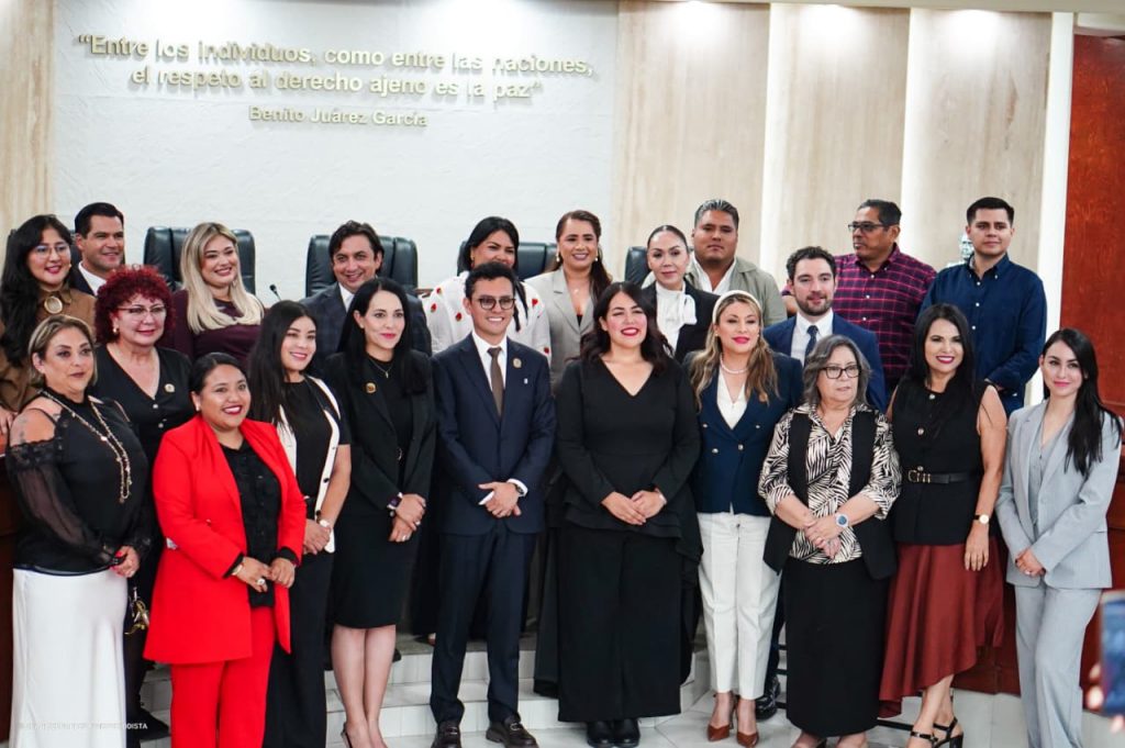 ELIGIO VALENCIA ASUME LA PRESIDENCIA DEL CONGRESO DE BAJA CALIFORNIA.