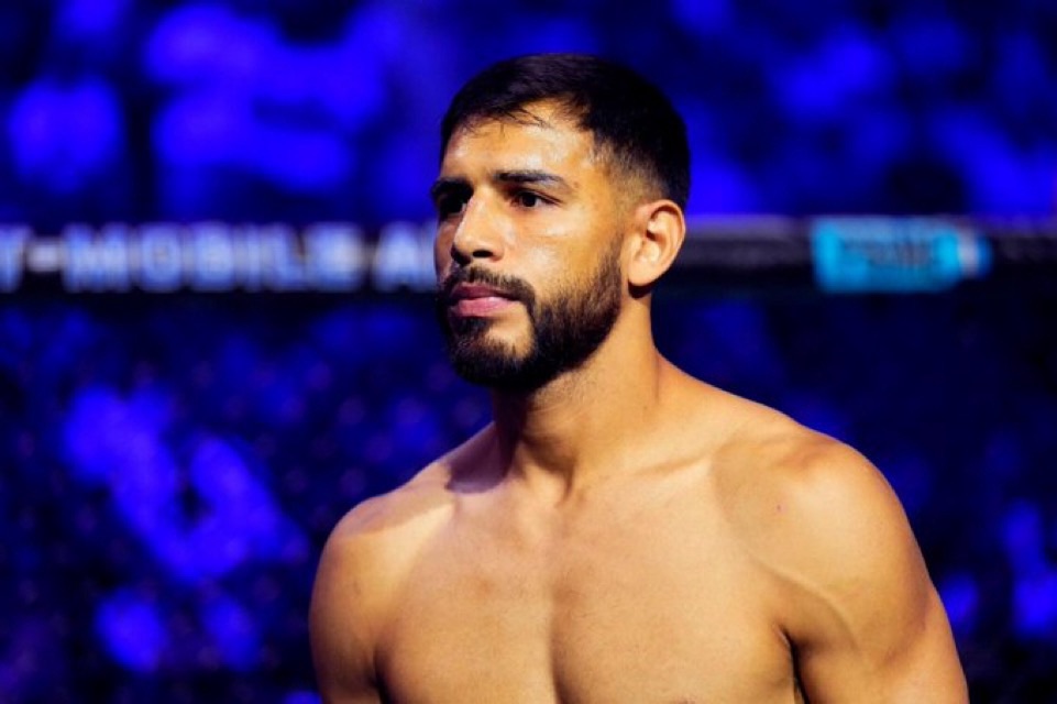 YAIR RODRÍGUEZ SE LESIONA Y SE CAE DE LA PELEA ESTELAR DE NOCHE UFC
