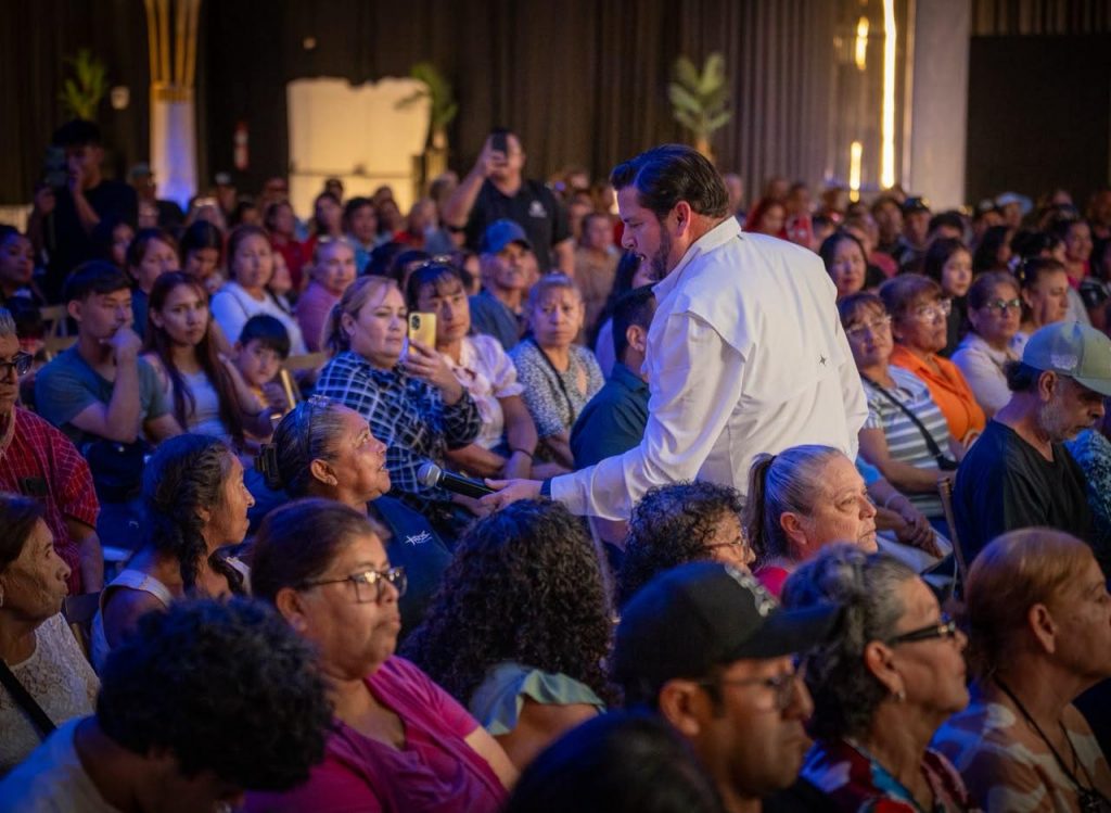 BURGUEÑO CONTINÚA RECORRIDOS POR EL ESTADO CON ASAMBLEA EN MEXICALI