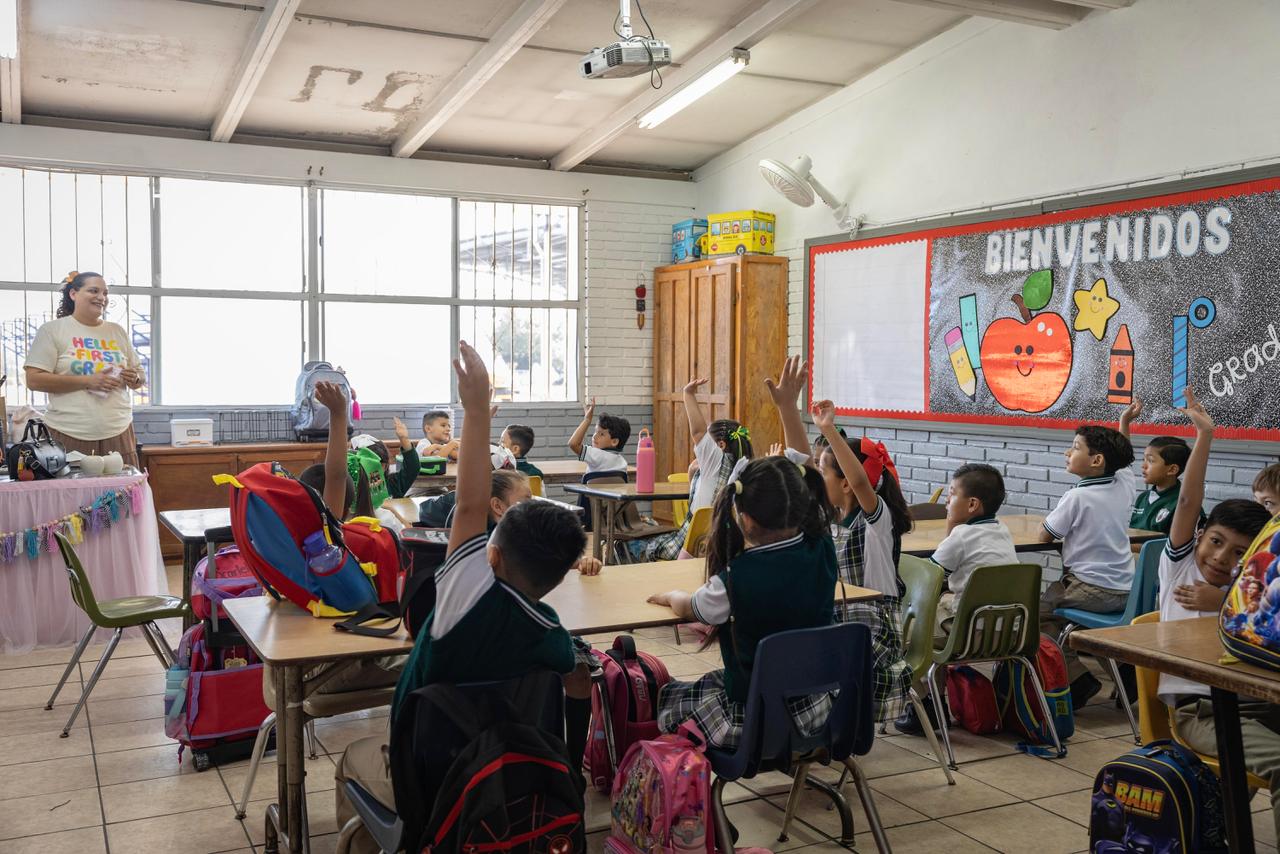 REGRESAN A CLASES MÁS DE 300 MIL ESTUDIANTES EN BAJA CALIFORNIA