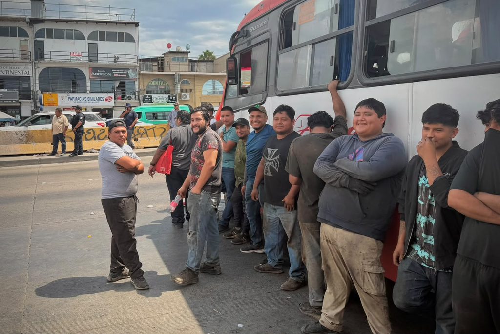 TRANSPORTISTAS DE ALTISA BLOQUEAN LA 5 Y 10 POR DISPUTA SOBRE RUTAS.