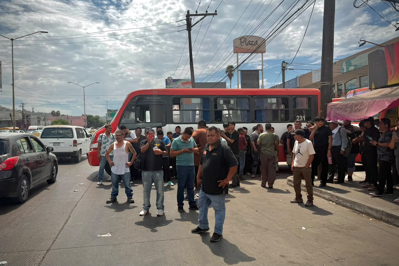 TRANSPORTISTAS DE ALTISA BLOQUEAN LA 5 Y 10 POR DISPUTA SOBRE RUTAS
