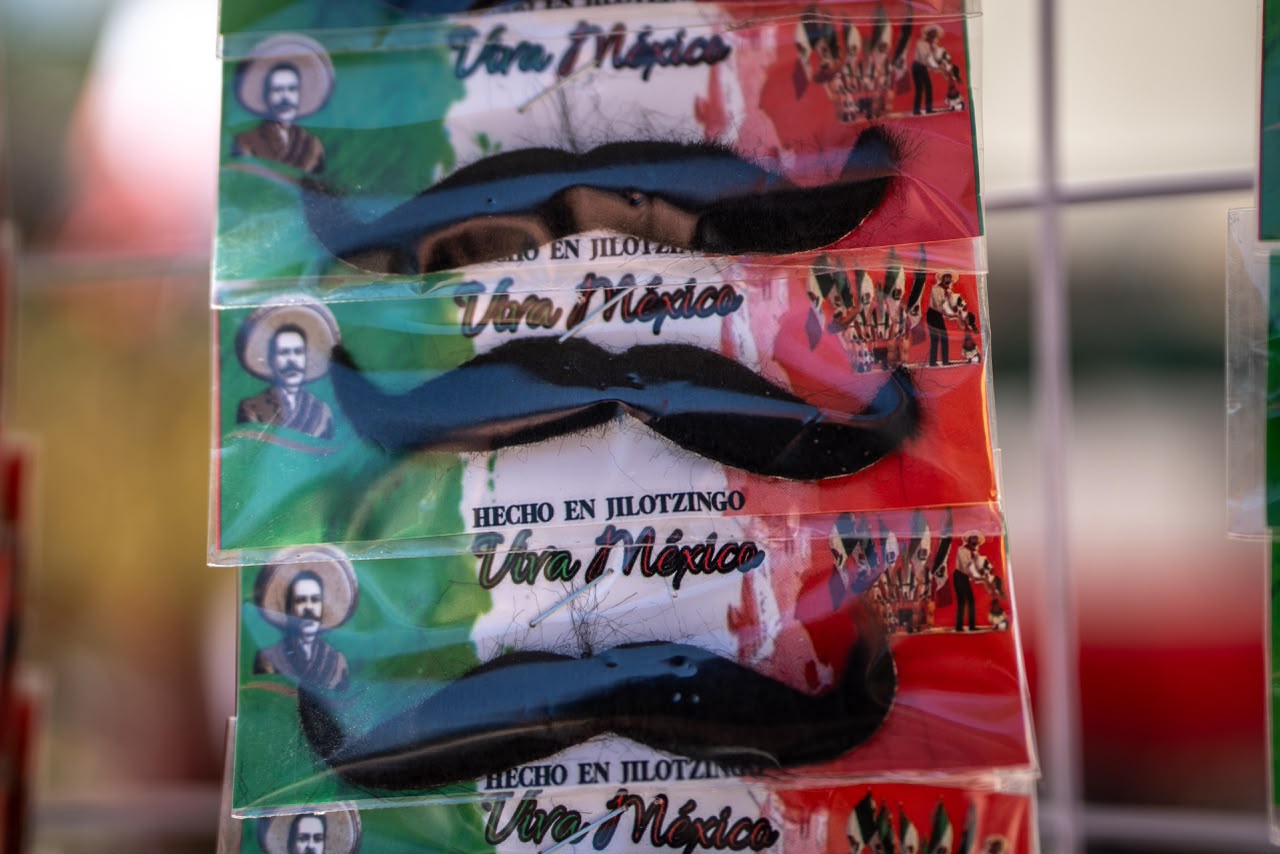 VENTAS PATRIAS TOMAN LAS CALLES DE TIJUANA; COMERCIANTES ESPERAN REPUNTE EN SEPTIEMBRE