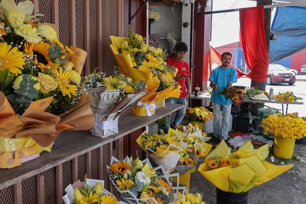 FLORES AMARILLAS AUMENTAN LAS VENTAS EN FLORERÍAS DE TIJUANA