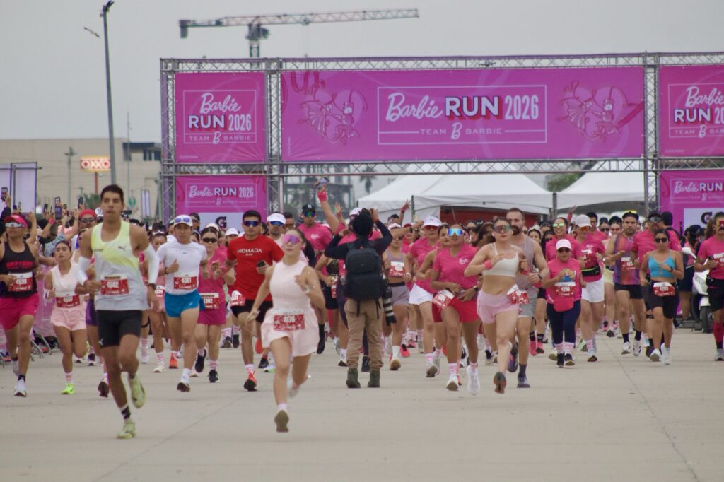ENSENADA SE TIÑE DE ROSA CON SU PRIMERA BARBIE RUN