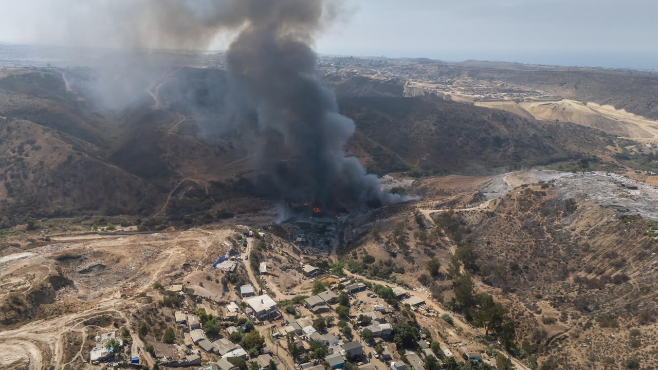 INCENDIO EN BASURERO CLANDESTINO SE REACTIVÓ EN SAN ANTONIO DE LOS BUENOS