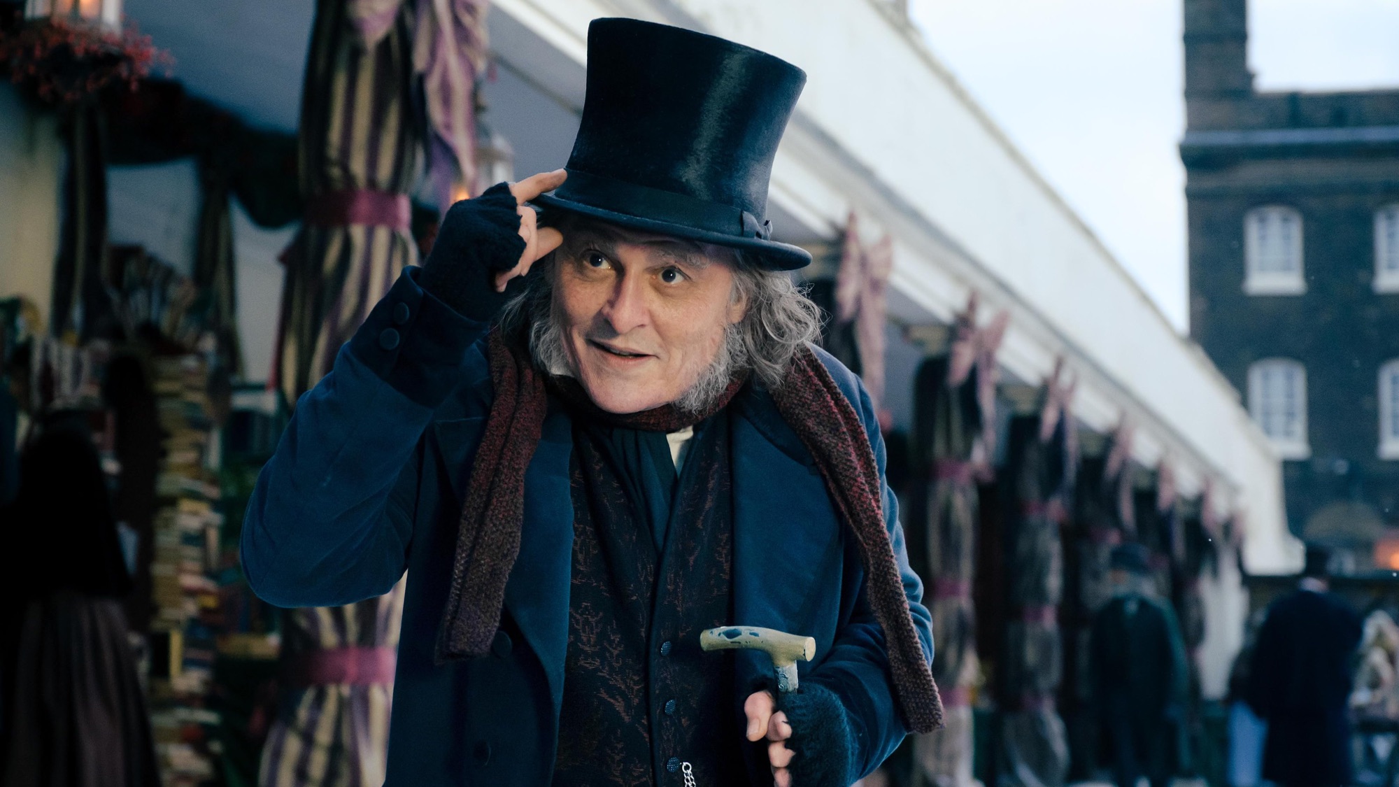 JOHNNY DEPP SE TRANSFORMA EN SCROOGE EN EL NUEVO TRÁILER DE “EBENEZER”
