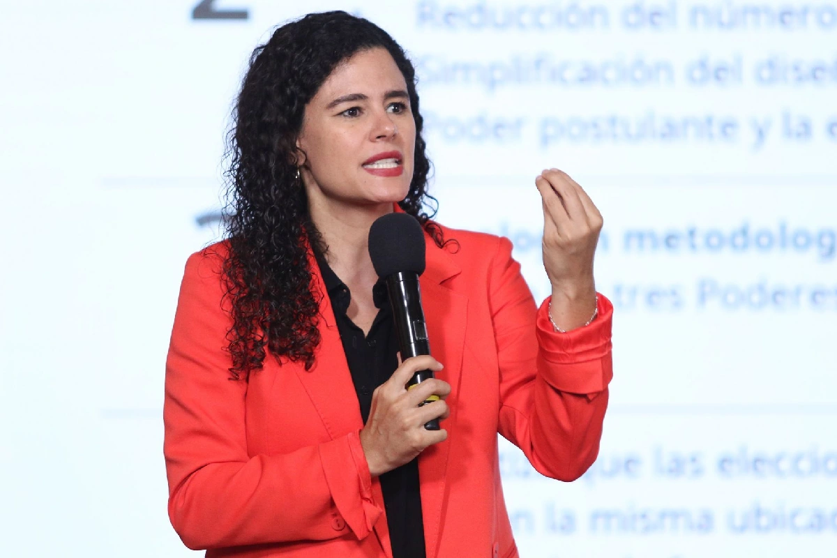 OFICIAL: “LEY ANTIMEMES” AVANZA A DIPUTADOS; SHEINBAUM NIEGA CENSURA Y CRECEN ALERTAS POR LIBERTAD DE EXPRESIÓN